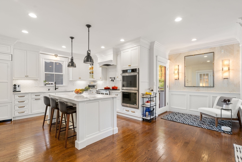 35 Lenox Street Newton, MA 02465 - Photo 6 of 24