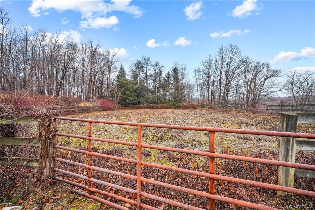 15 Inningwood Road Ossining, NY 10562 - Photo 35 of 50 Riding Area