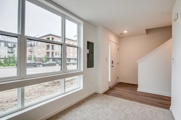 $3,900 | 382 Summit Circle, Lombard, IL 60148