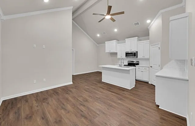 $198,900 | 124 Morris Court, McGregor, TX 76657