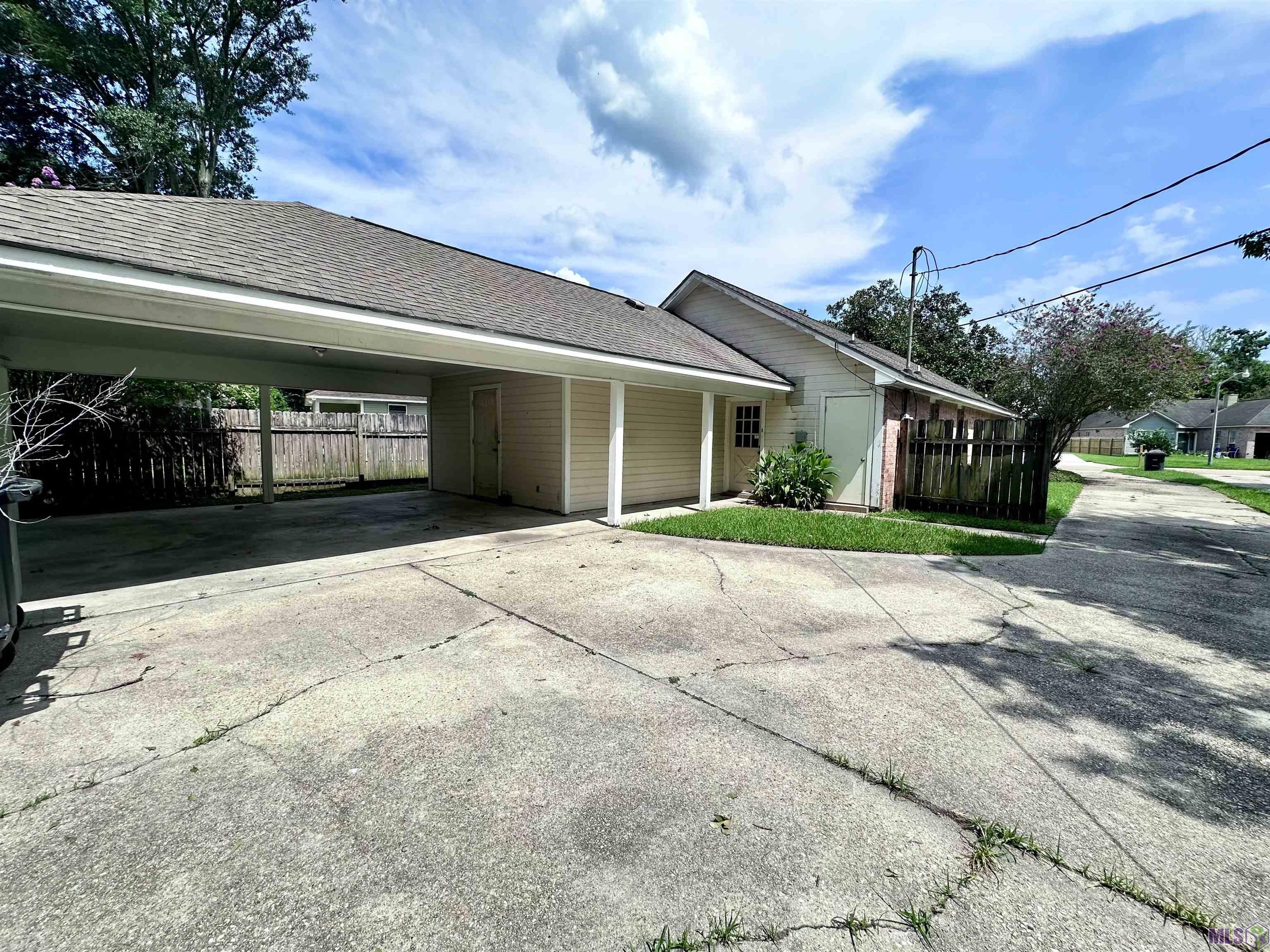 626 Hadley Drive Baton Rouge, LA 70820 - Photo 15 of 15 Back of home Carport