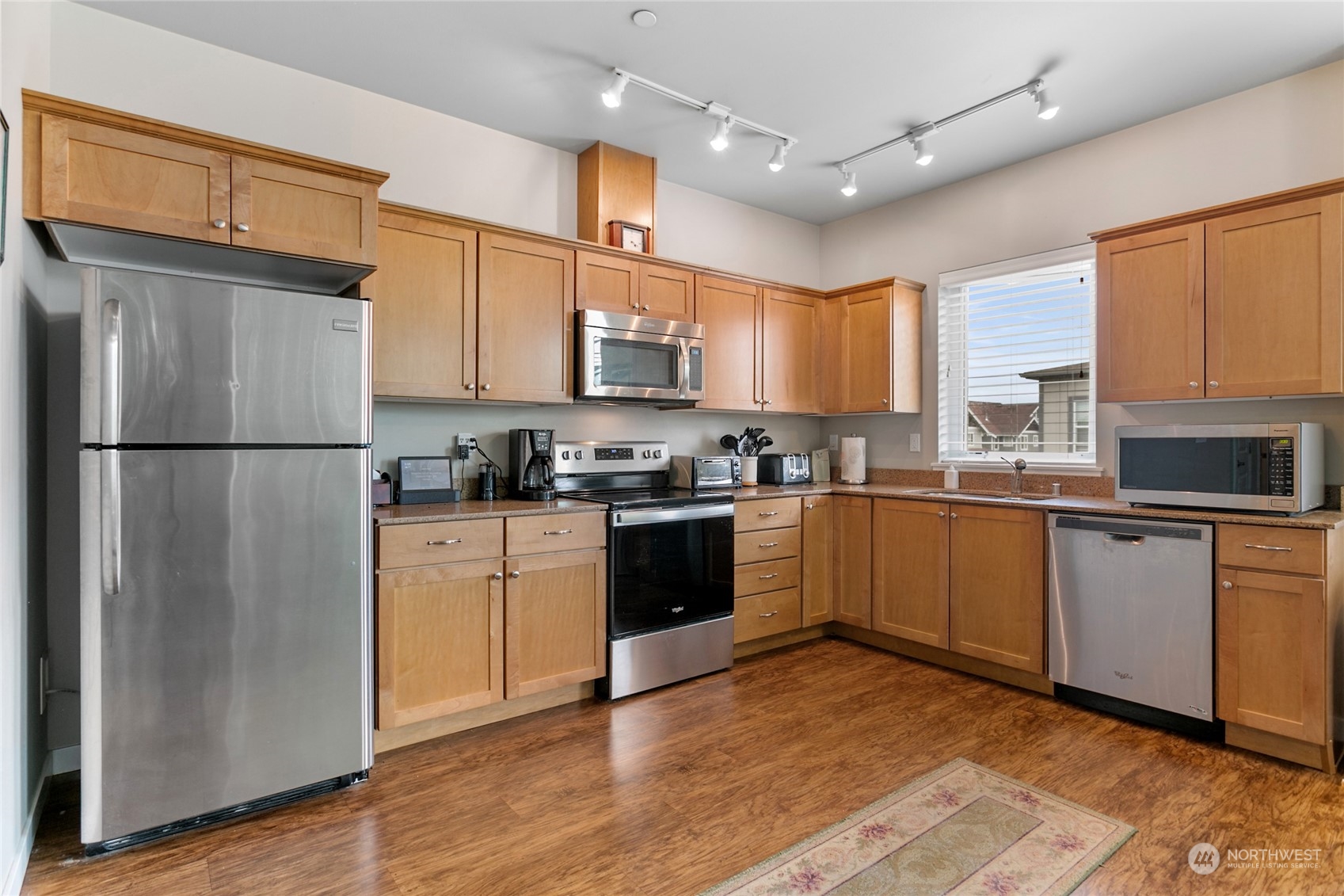 8872 Depot Road, Unit 201 Lynden, WA 98264 - Photo 3 of 22 Gallery Image 3