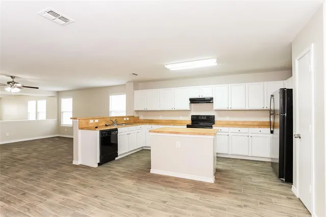 $1,995 | 6160 Balcony Lane, Dallas, TX 75241