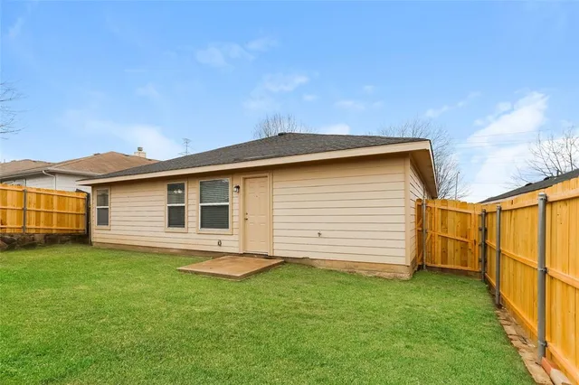 $1,995 | 6160 Balcony Lane, Dallas, TX 75241