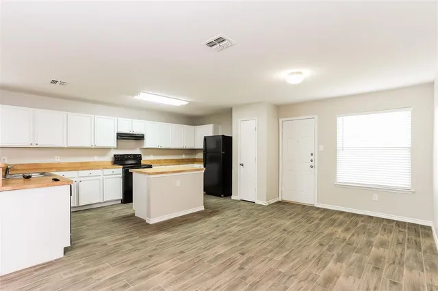 $1,995 | 6160 Balcony Lane, Dallas, TX 75241