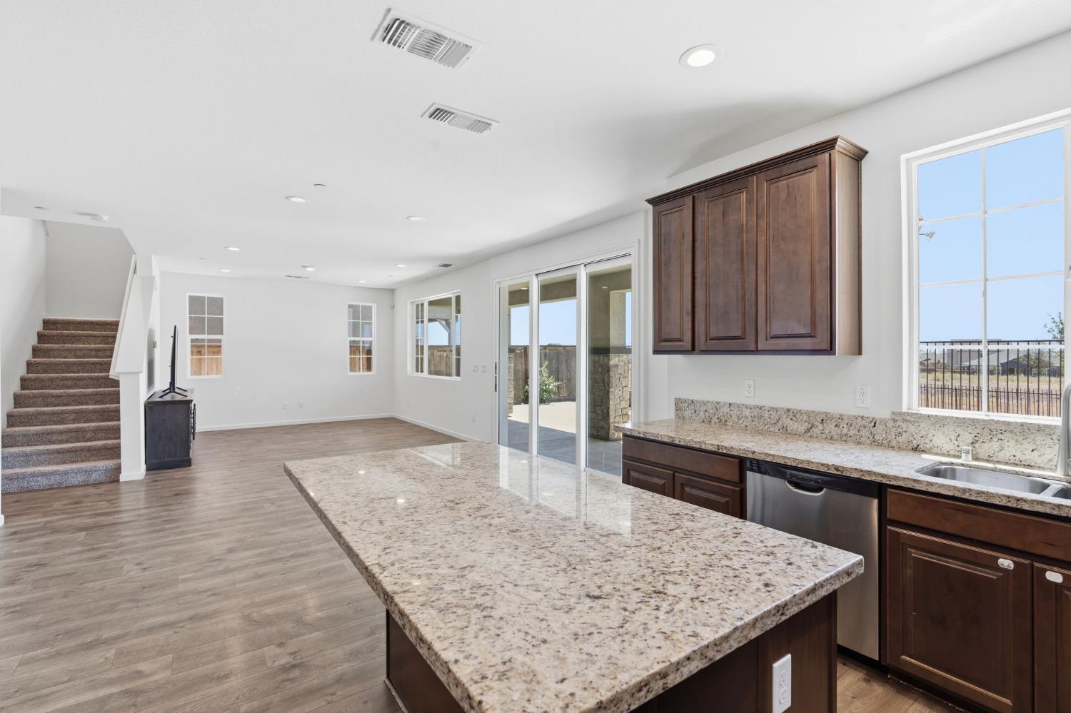 4322 Hillside Road Madera, CA 93636 - Photo 16 of 67