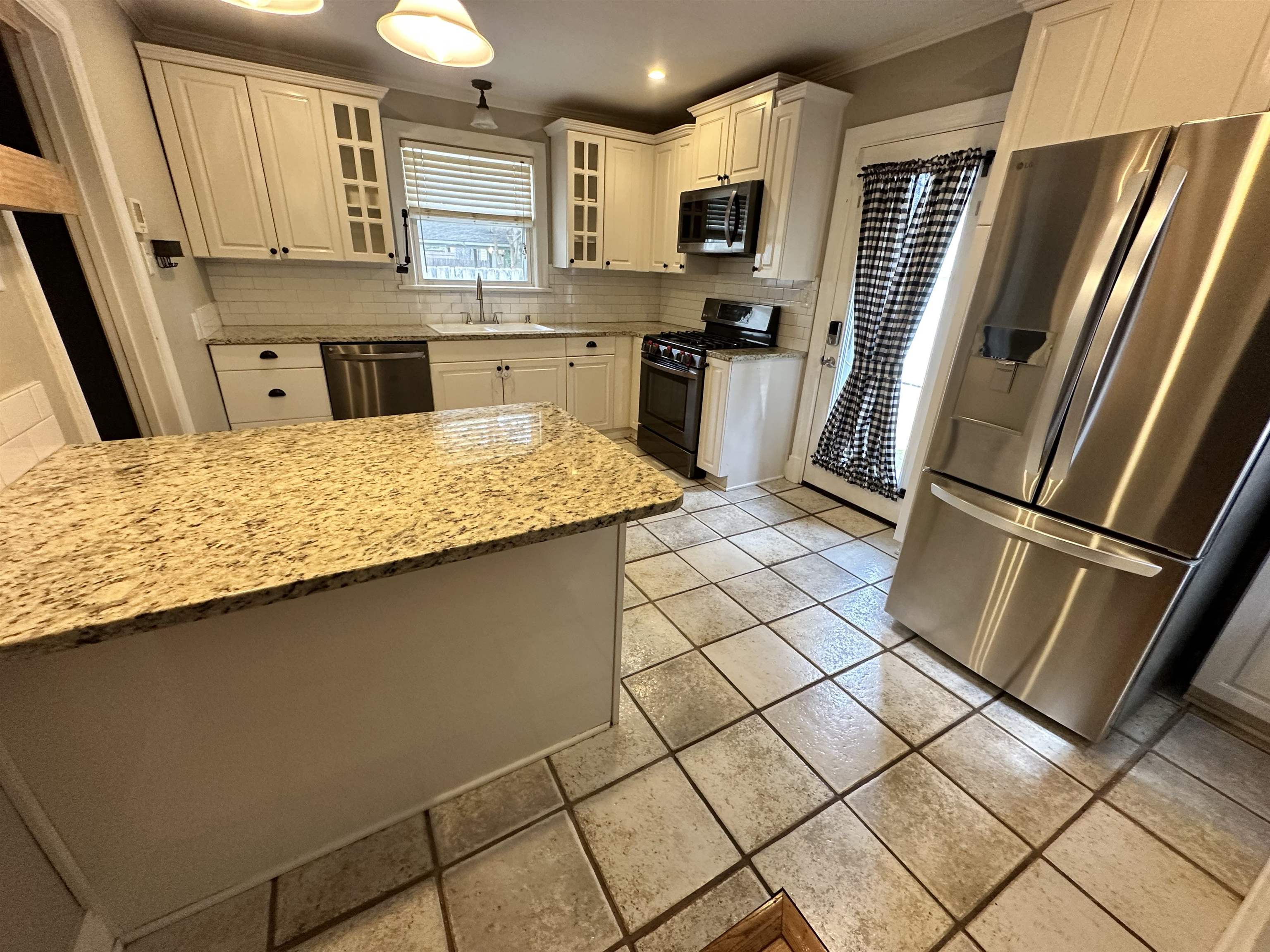 140 Alexander Street Memphis, TN 38111 - Photo 6 of 20