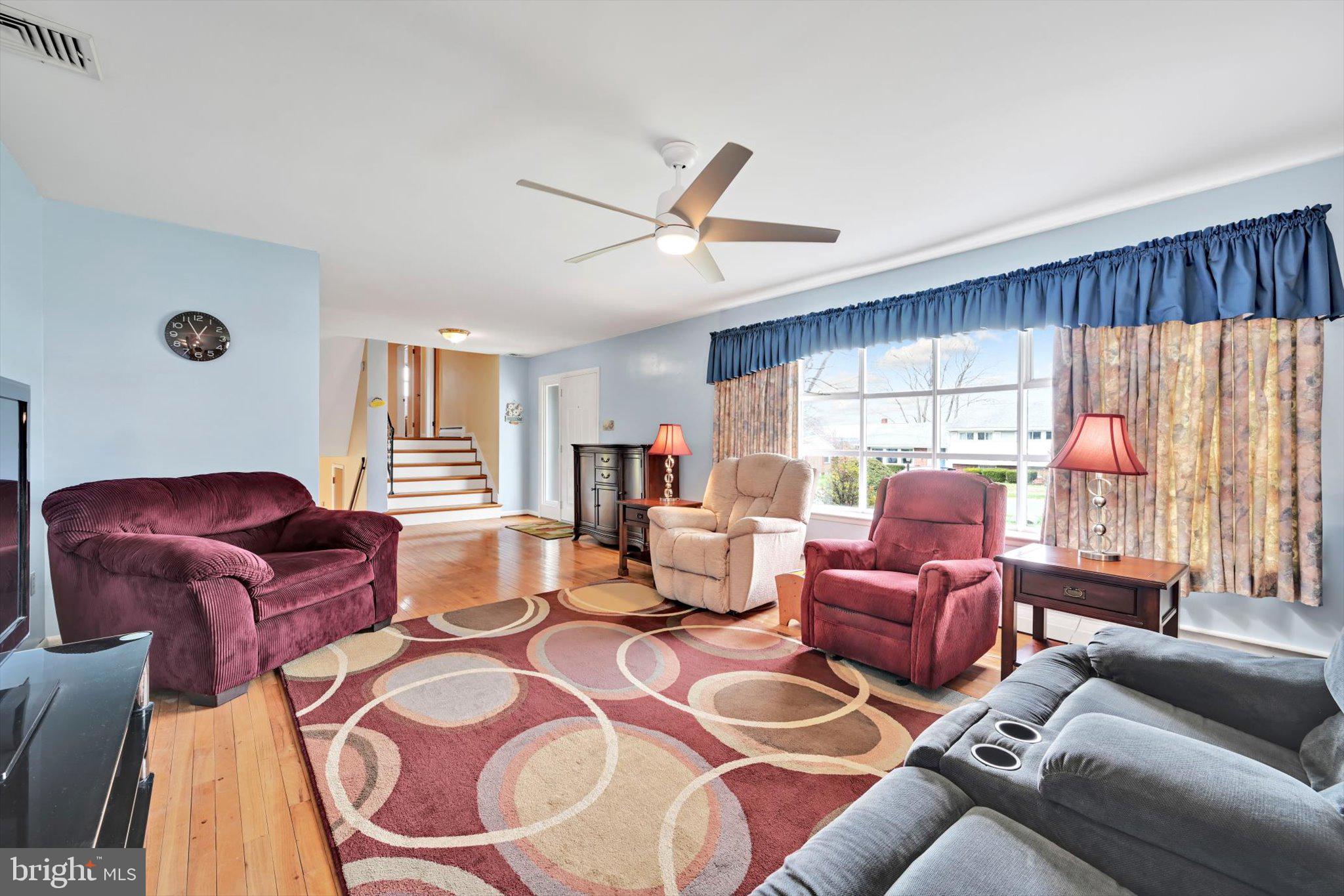 2910 Curtis Road Reading, PA 19609 - Photo 4 of 46