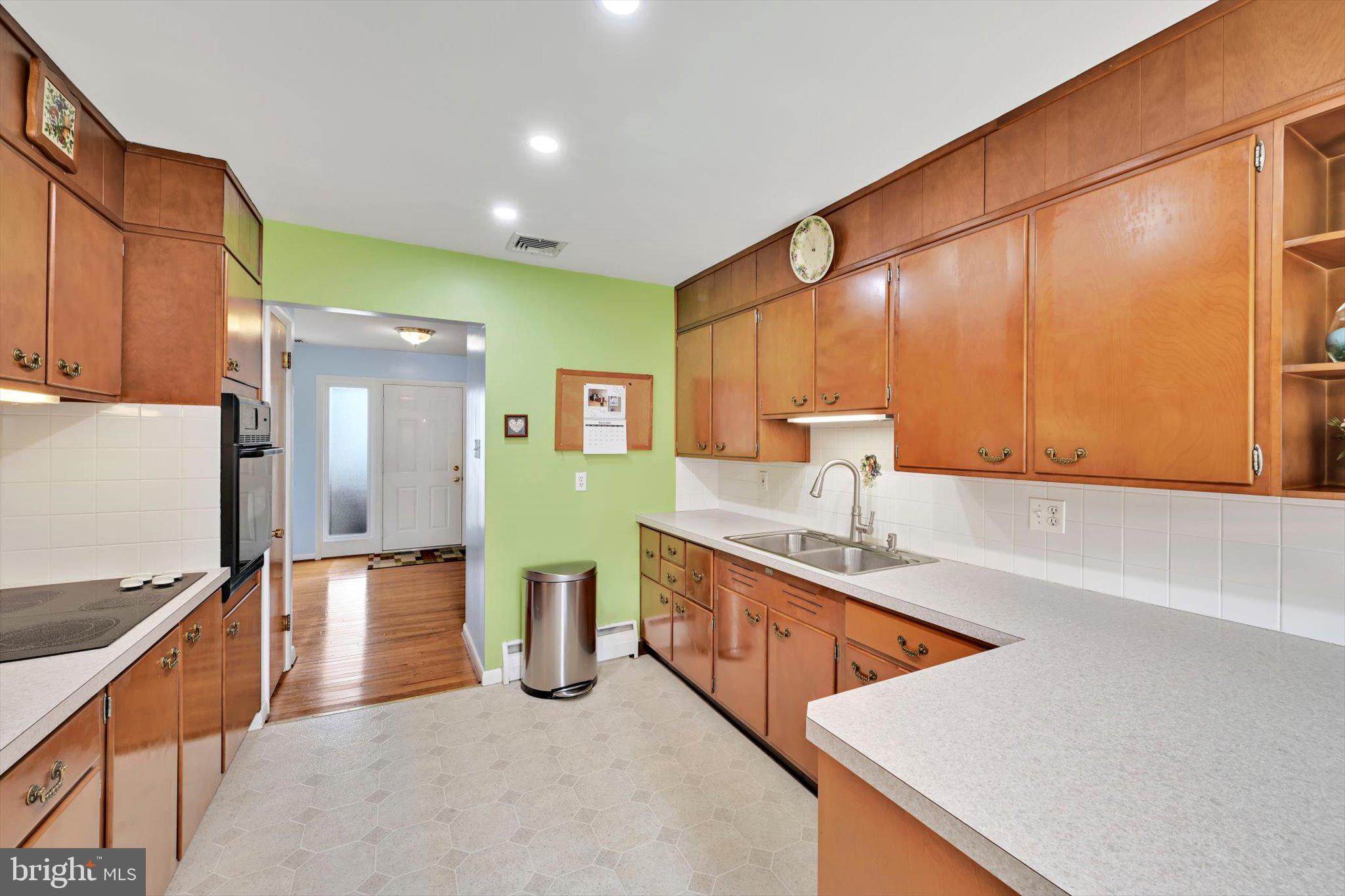 2910 Curtis Road Reading, PA 19609 - Photo 9 of 46