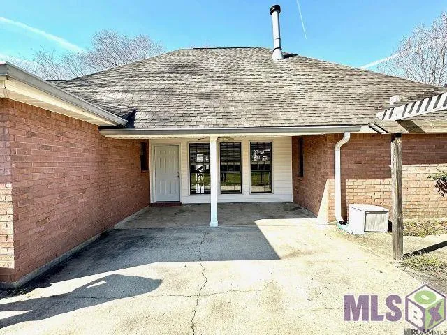 $1,750 | 14138 Troy Duplessis Road, Gonzales, LA 70737