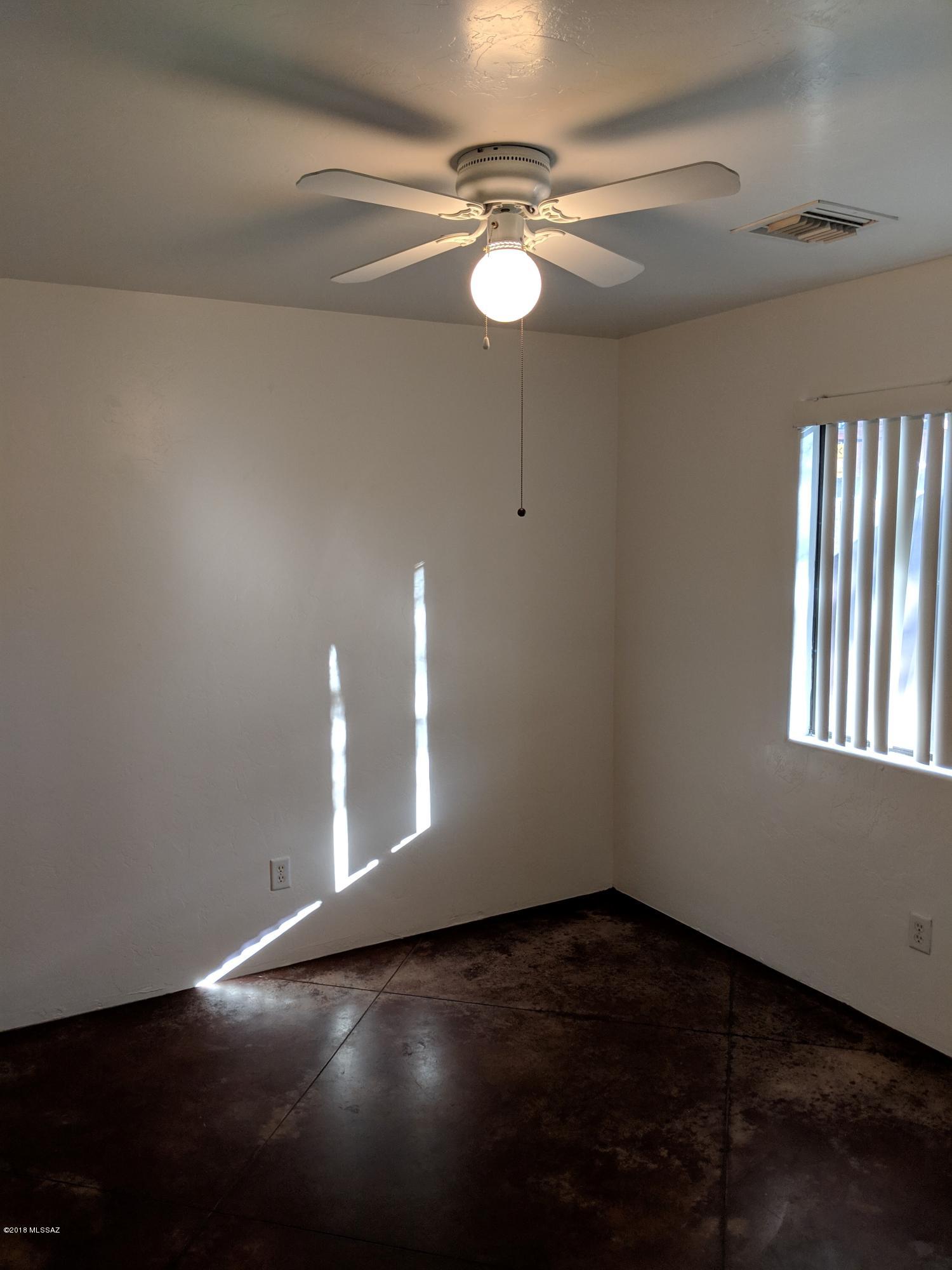 412 East Geronimo Bluff Loop Tucson, AZ 85705 - Photo 10 of 13