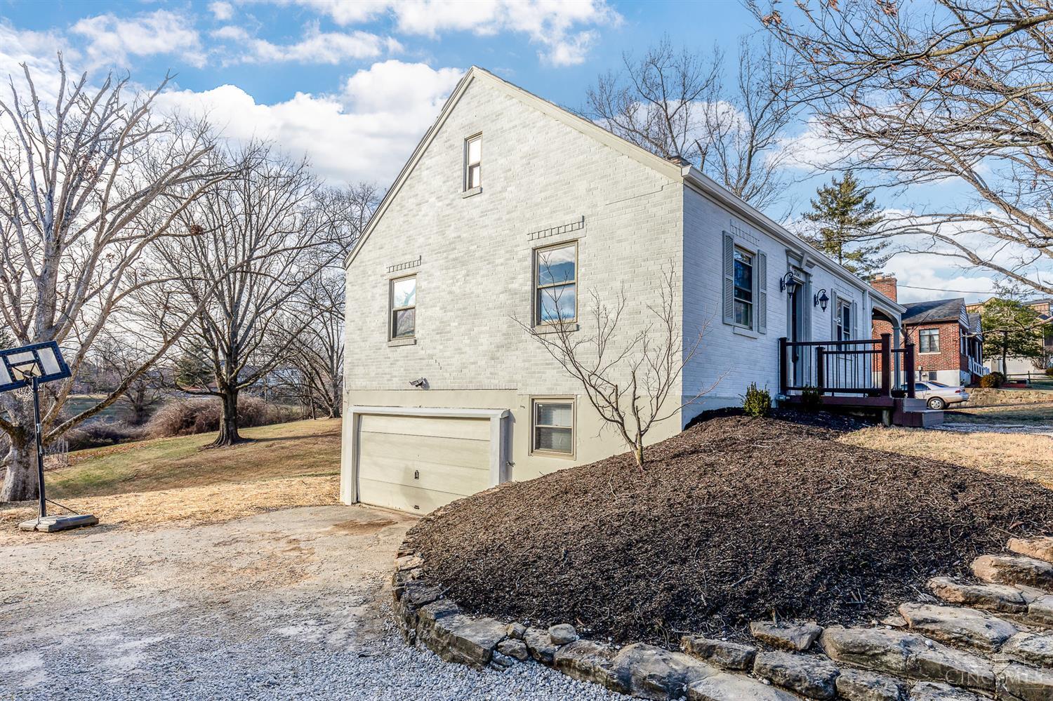 3161 Diehl Road Cincinnati, OH 45211 - Photo 3 of 31 Gallery Image 3
