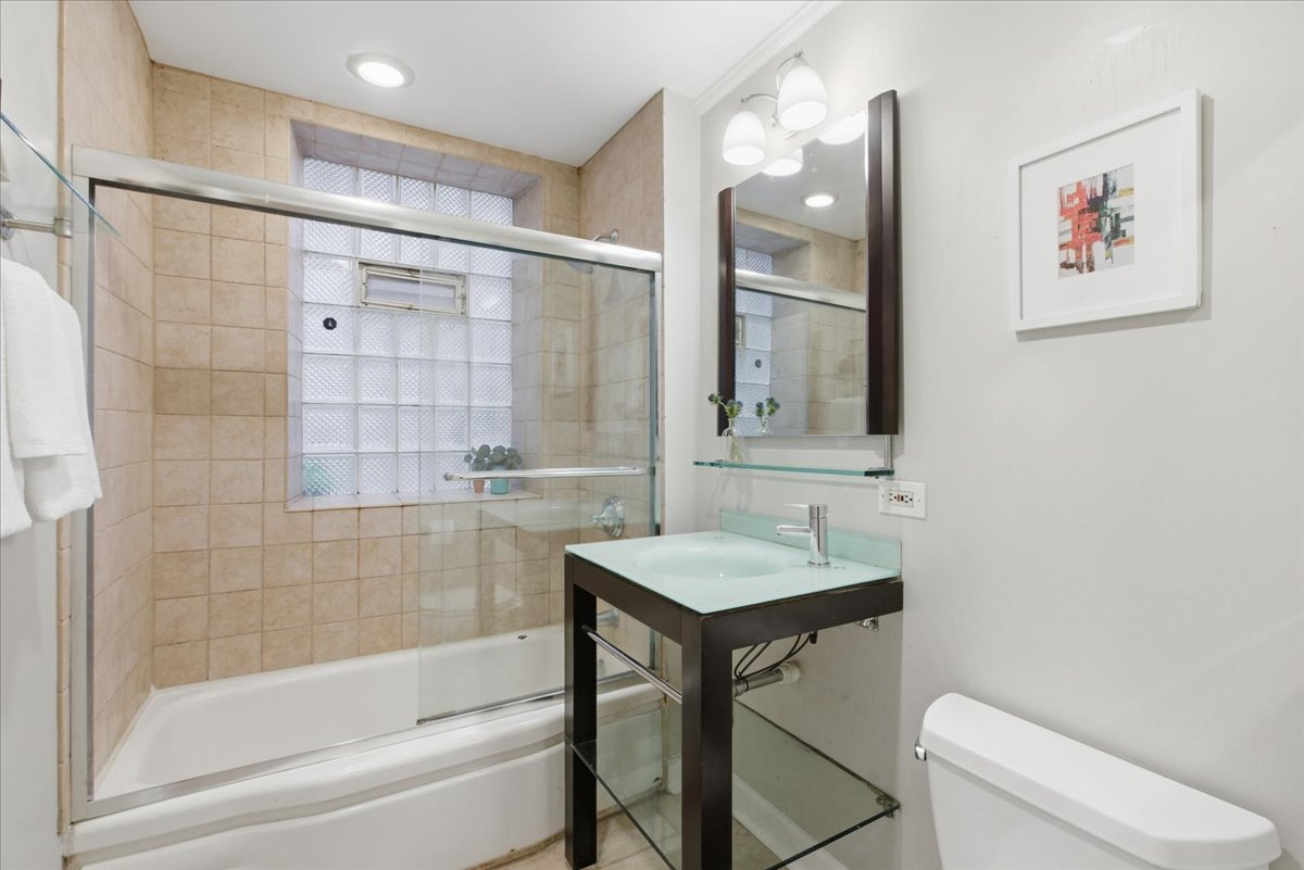 500 Sheridan Road, Unit GE Evanston, IL 60202 - Photo 14 of 21 Gallery Image 14