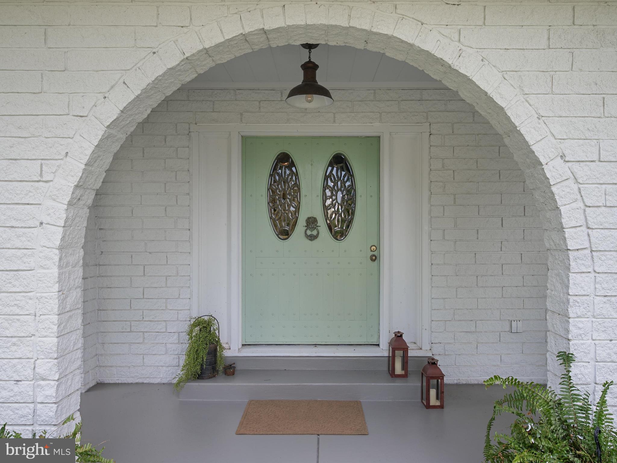 133 Kilby Point Queenstown, MD 21658 - Photo 20 of 87 a front view of a house with a yard