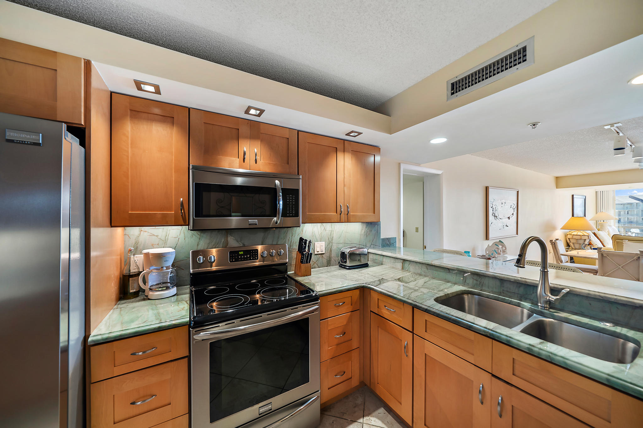2601 Marina Isle Way, Unit 402 Jupiter, FL 33477 - Photo 20 of 57 019-2601MarinaIsleWay402-Jupiter-FL-smal