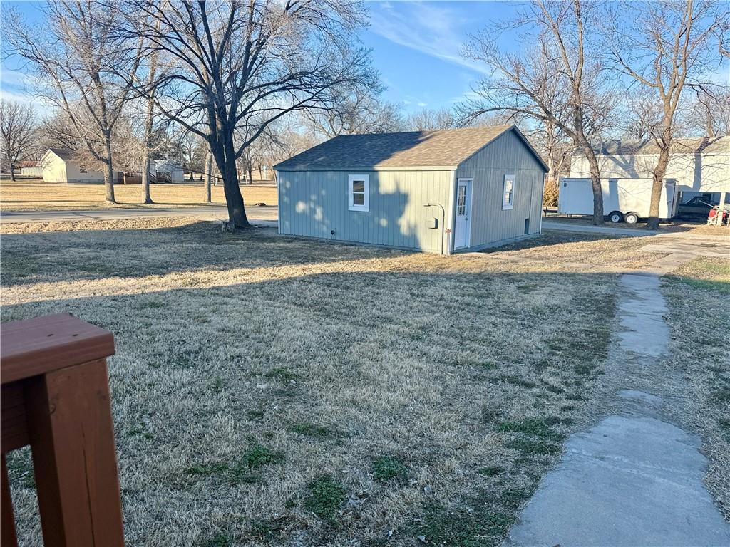516 Stuckey Street Gridley, KS 66852 - Photo 3 of 18