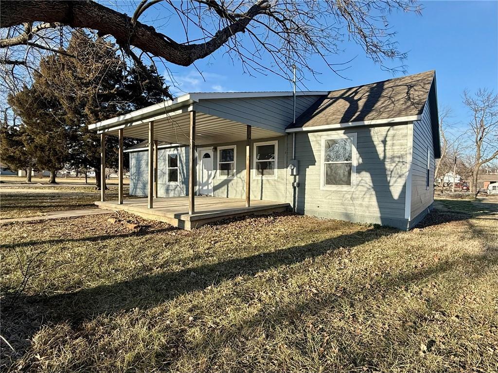 516 Stuckey Street Gridley, KS 66852 - Photo 4 of 18