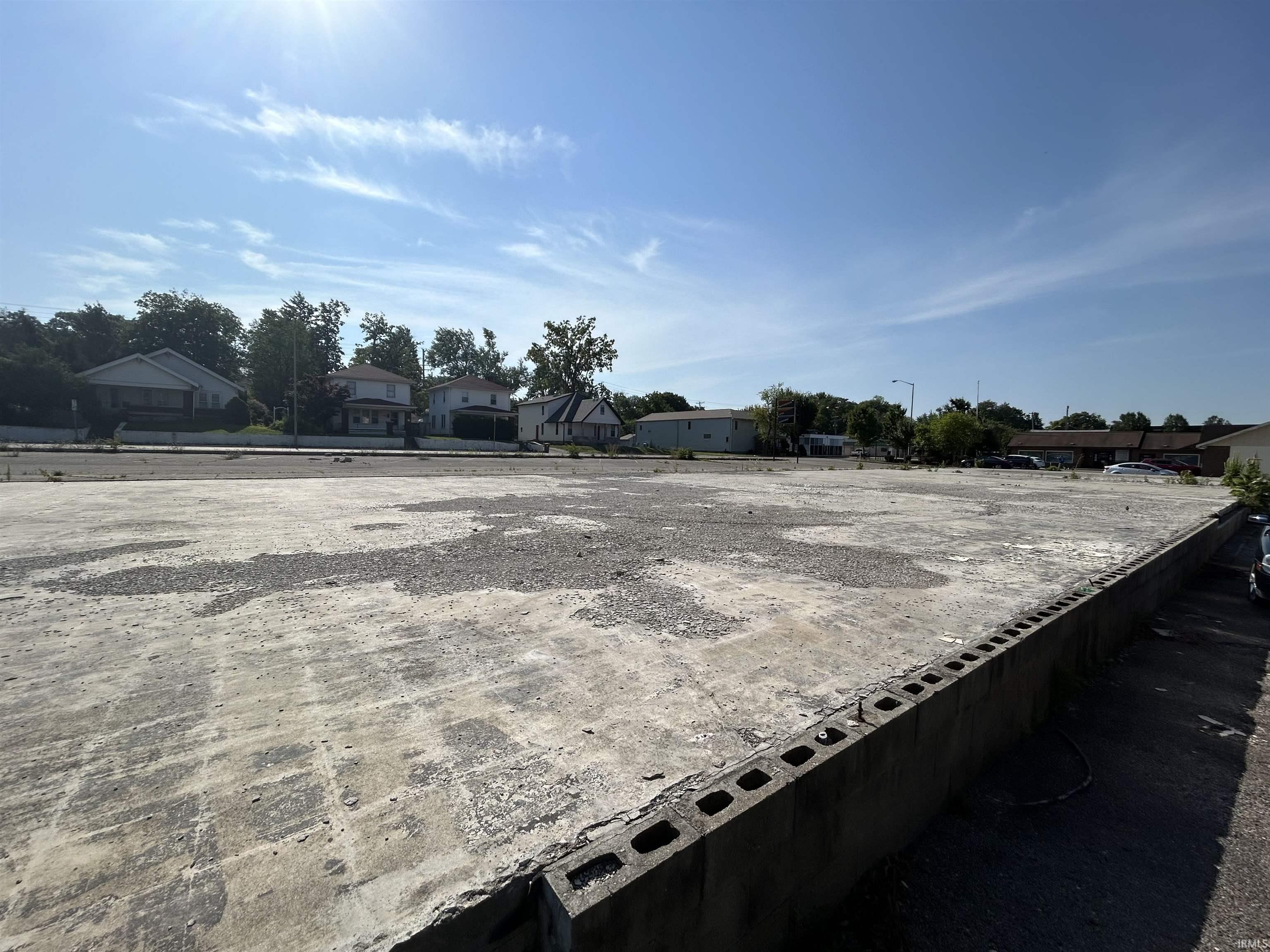 1006 South Walnut Street Bloomington, IN 47401 - Photo 2 of 7