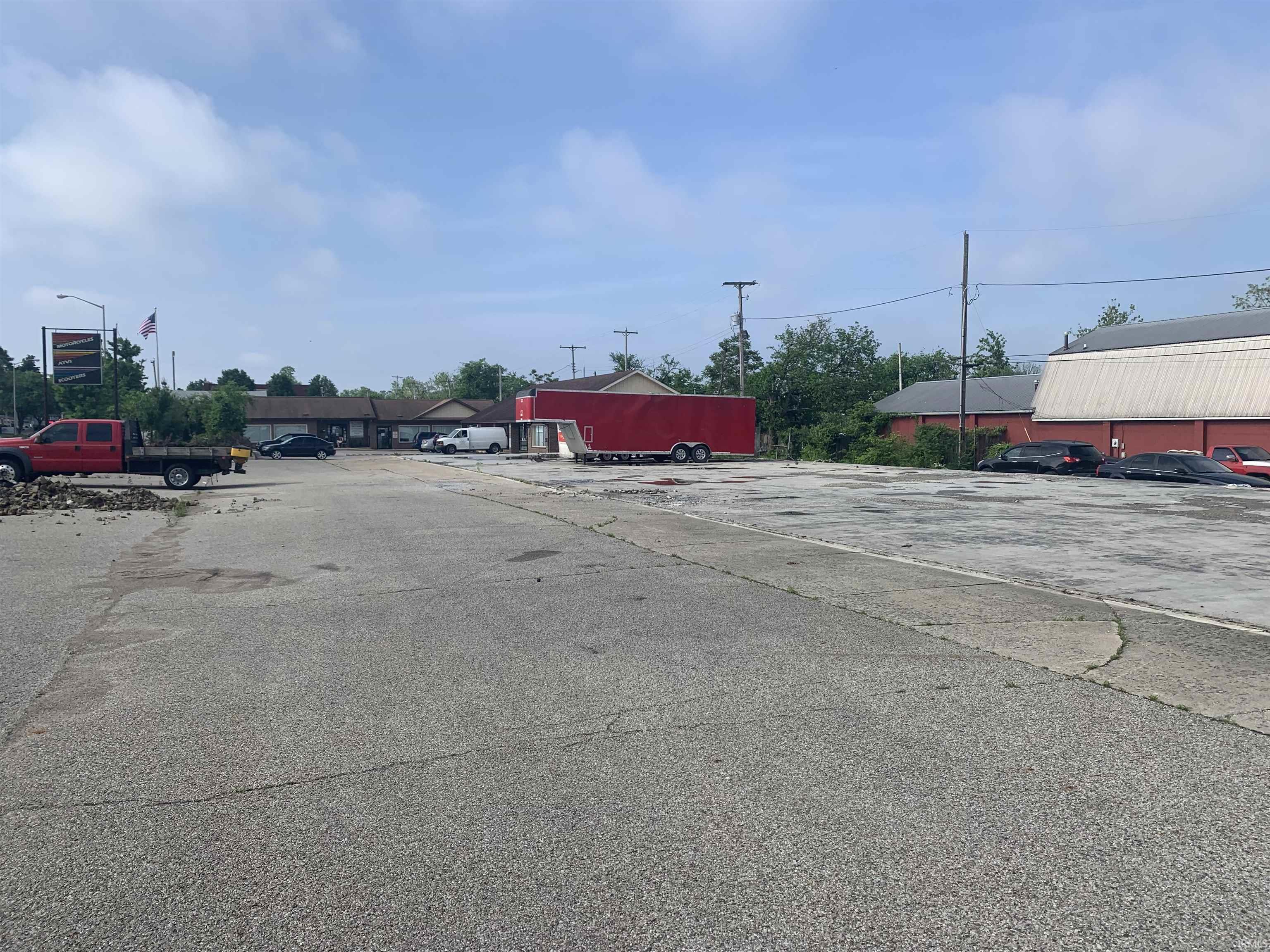 1006 South Walnut Street Bloomington, IN 47401 - Photo 3 of 7