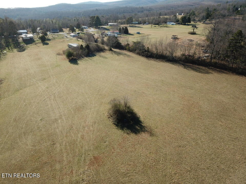 1364 Happy Top Road Grandview, TN 37337 - Photo 5 of 8 IMG_0915