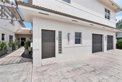 $749,000 | 2737 Northeast 28th Court, Unit 1, Lighthouse Point, FL 33064