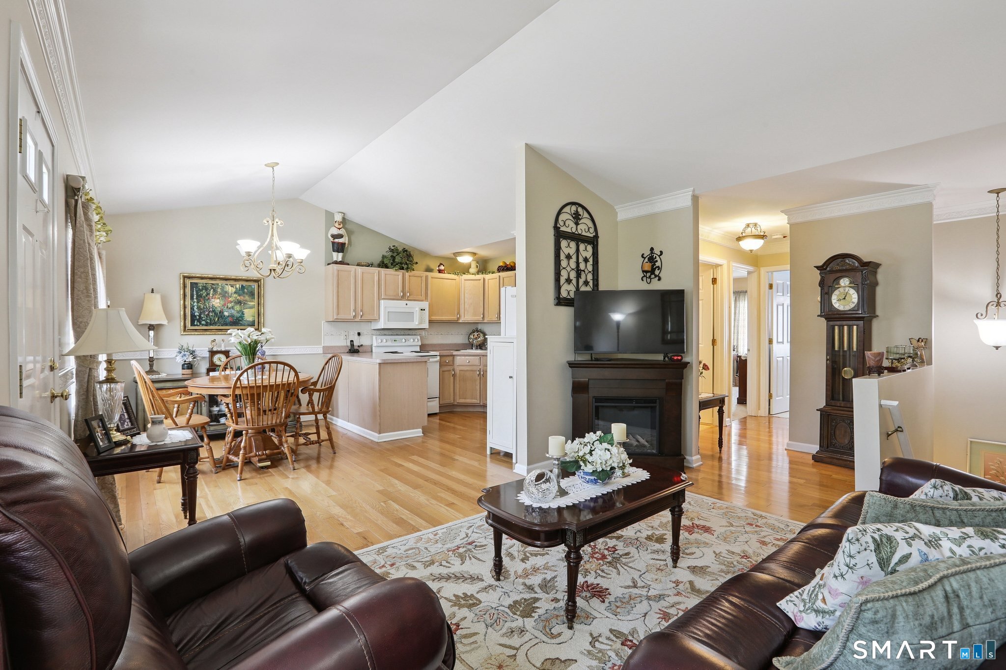 56 Pembroke Road, Unit 4 Danbury, CT 06811 - Photo 5 of 21