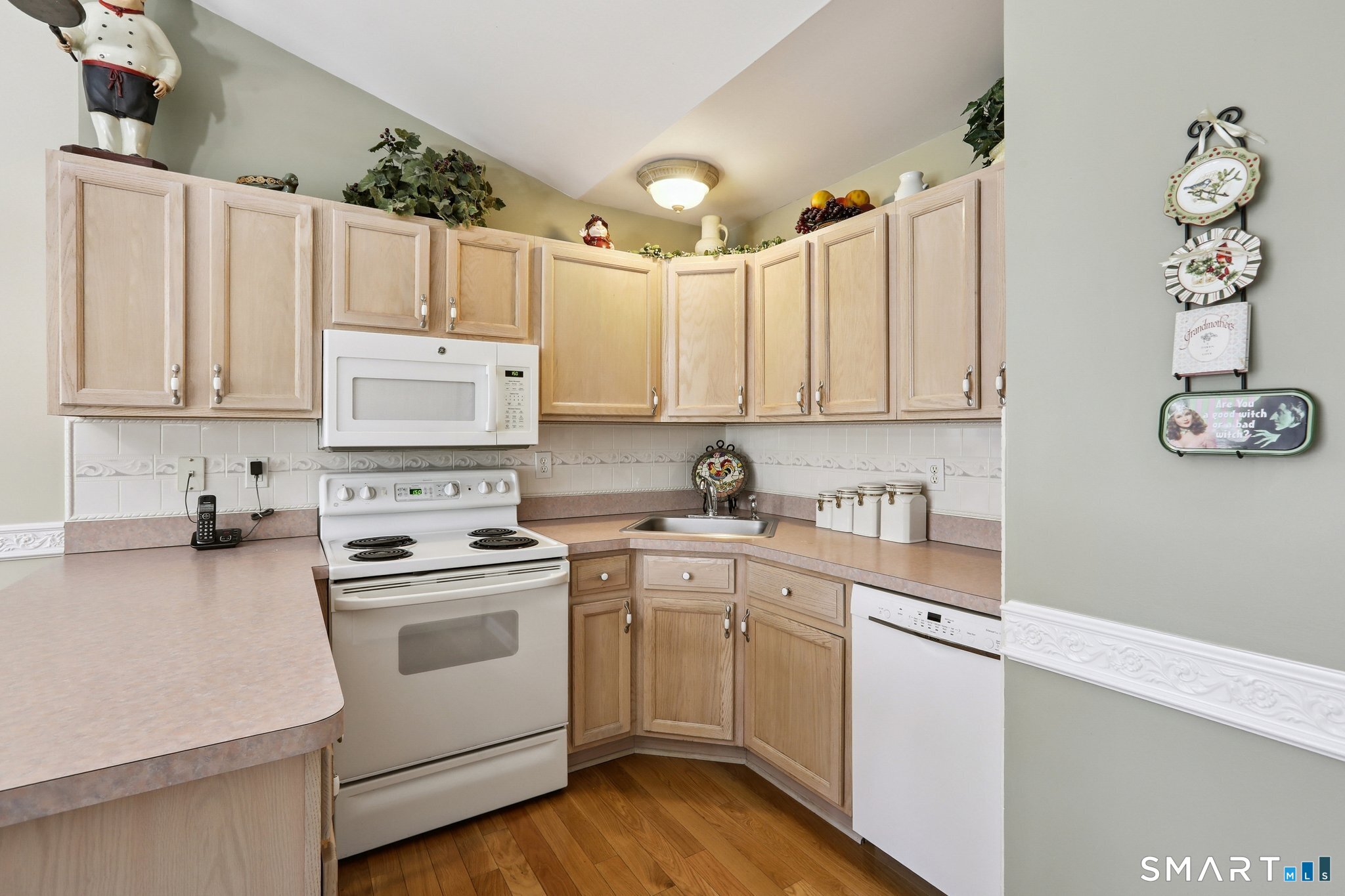 56 Pembroke Road, Unit 4 Danbury, CT 06811 - Photo 8 of 21