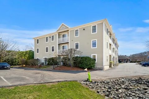 $414,900 | 234 Water Street, Unit 205, Wakefield, MA 01880