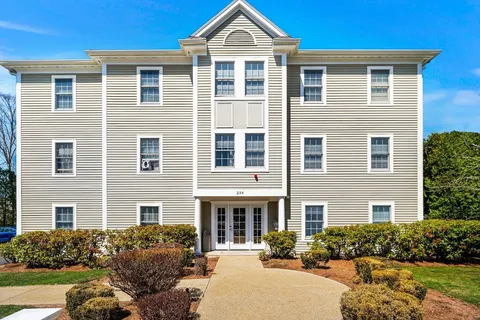 $414,900 | 234 Water Street, Unit 205, Wakefield, MA 01880