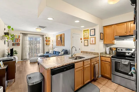 $414,900 | 234 Water Street, Unit 205, Wakefield, MA 01880