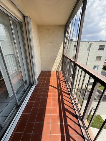 $2,200 | 14250 Southwest 62nd Street, Unit 524, Miami, FL 33183