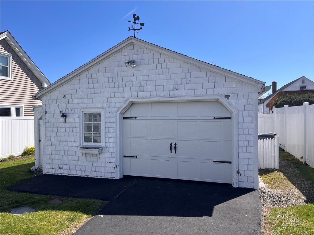 64 Woodhaven Road Pawtucket, RI 02861 - Photo 2 of 10