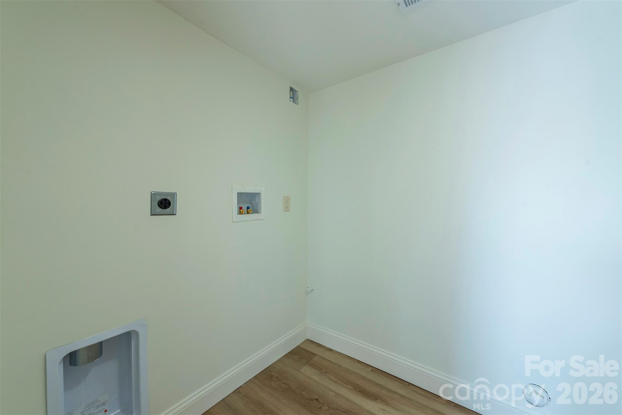 524 Pineland Road Hendersonville, NC 28792 - Photo 32 of 36 a view of a small space