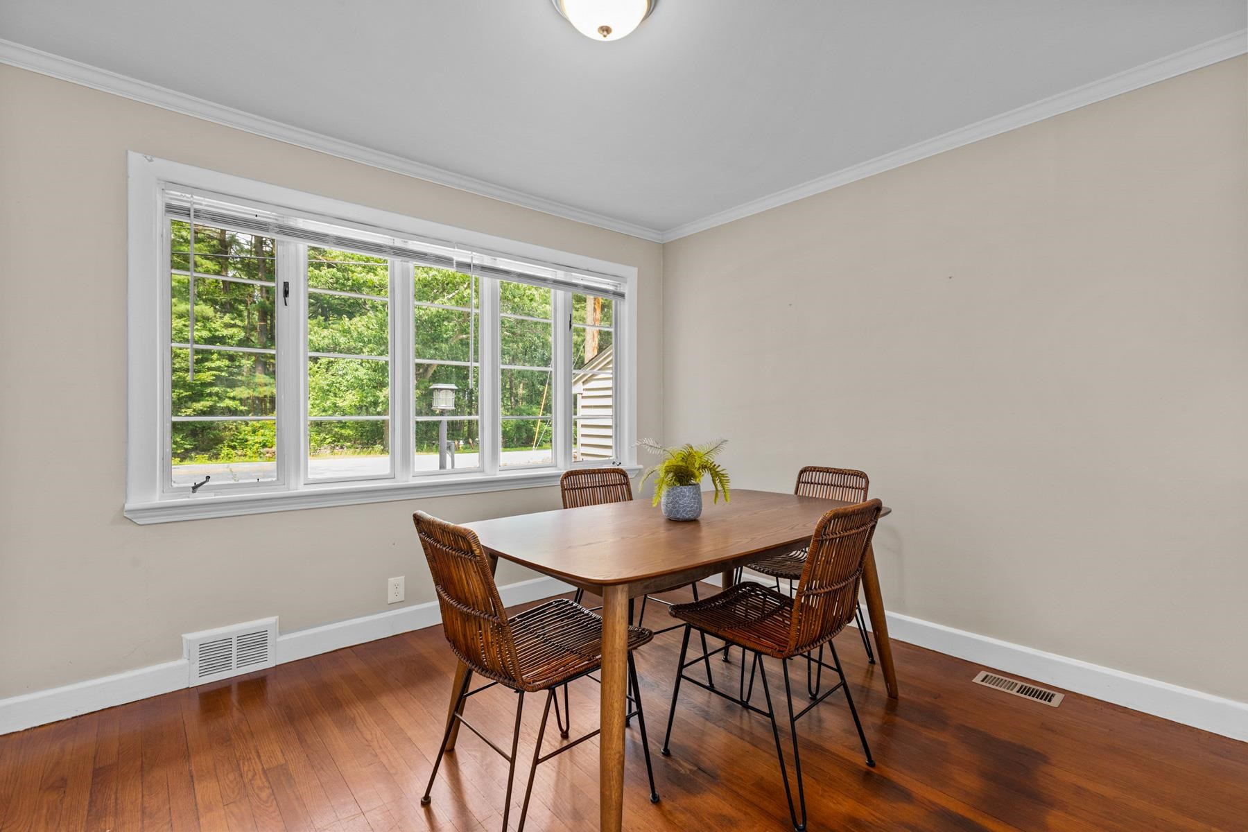 6 Elwyn Road Portsmouth, NH 03801 - Photo 4 of 39 Gallery Image 4