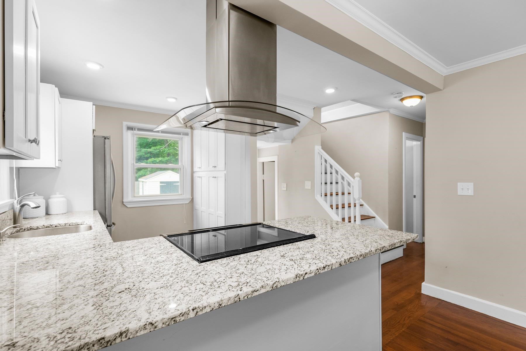 6 Elwyn Road Portsmouth, NH 03801 - Photo 7 of 39 Gallery Image 7