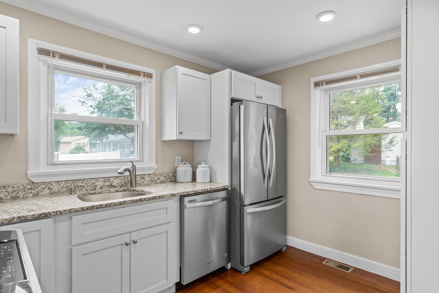 6 Elwyn Road Portsmouth, NH 03801 - Photo 8 of 39 Gallery Image 8