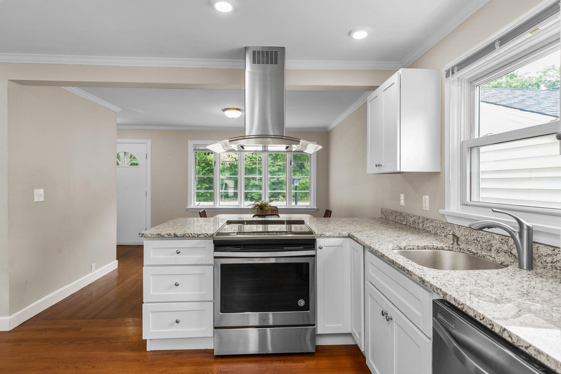 6 Elwyn Road Portsmouth, NH 03801 - Photo 9 of 39 Gallery Image 9