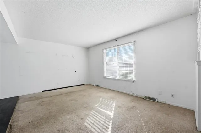 $125,000 | 6127 East 127th Street, Grandview, MO 64030