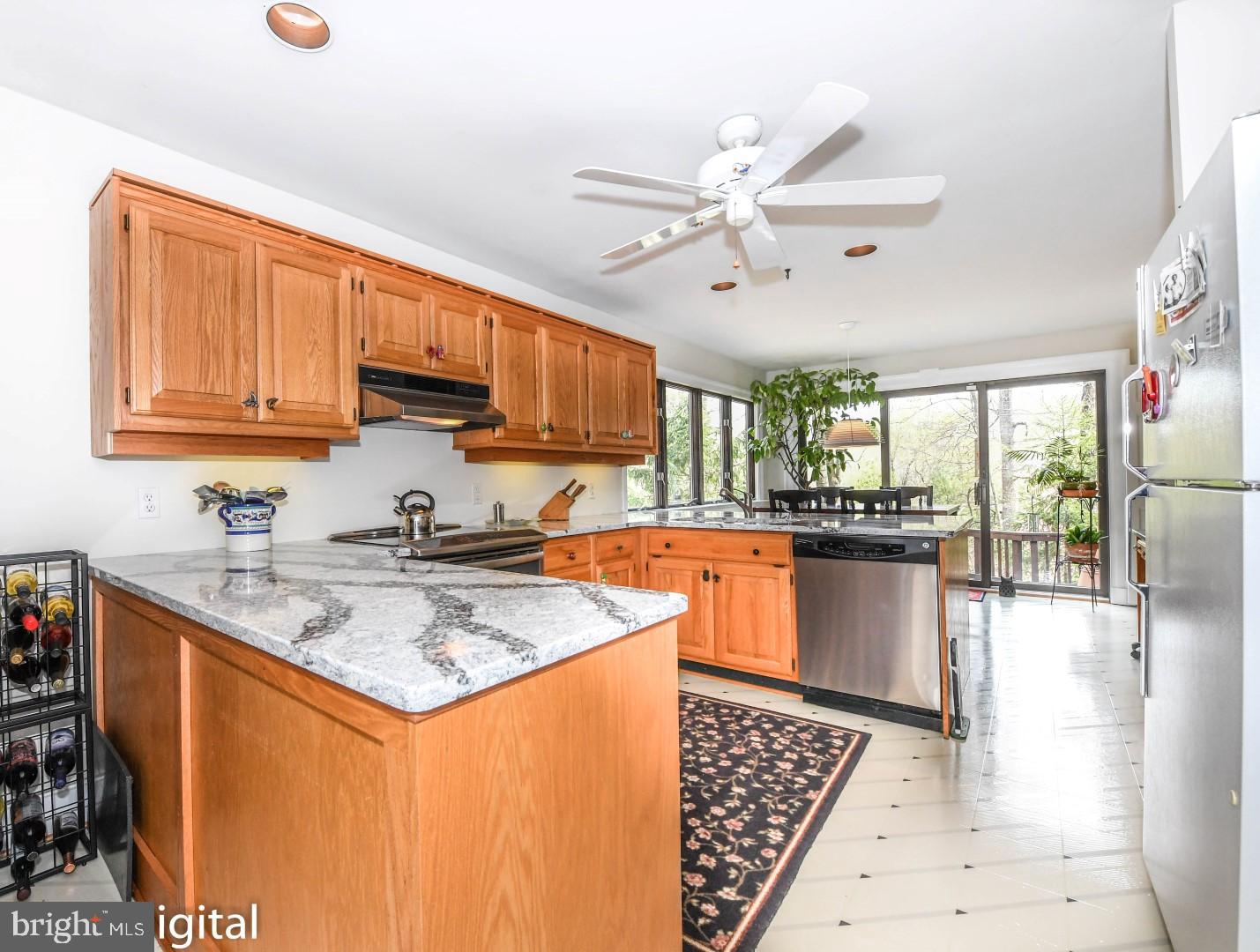 6767 Balmoral Ridge New Market, MD 21774 - Photo 22 of 53 Lots of workspace & Eat-in kitchen opens to Deck