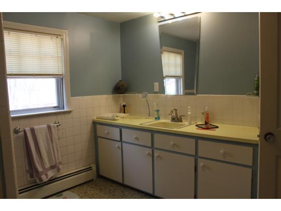 74 Lawrence Road Salem, NH 03079 - Photo 8 of 19