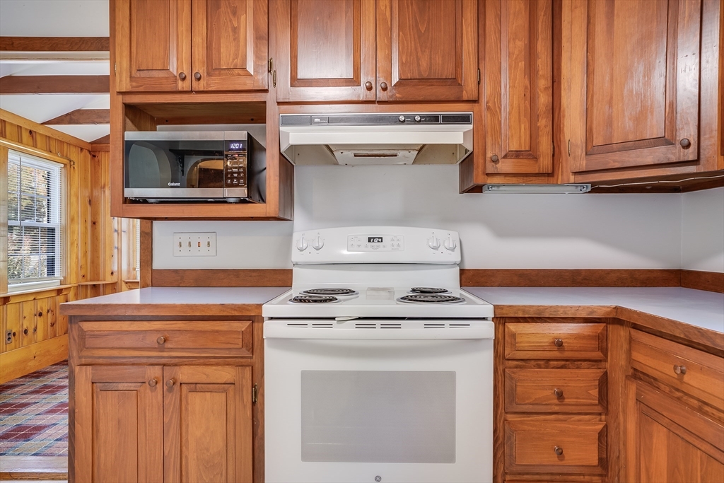 16 Sunnyside Road Woburn, MA 01801 - Photo 14 of 36 Gallery Image 14