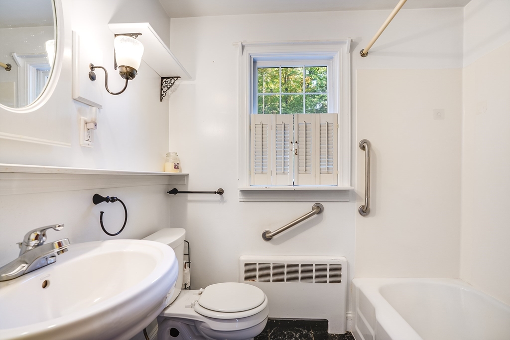16 Sunnyside Road Woburn, MA 01801 - Photo 20 of 36 Gallery Image 20