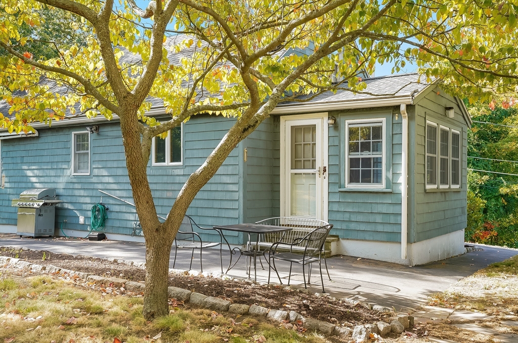 16 Sunnyside Road Woburn, MA 01801 - Photo 3 of 36 Gallery Image 3