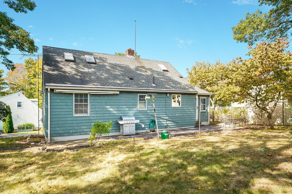 16 Sunnyside Road Woburn, MA 01801 - Photo 5 of 36 Gallery Image 5