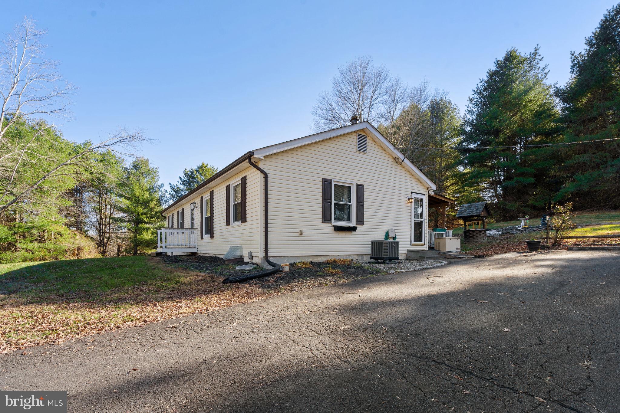 148 Viewtown Road Amissville, VA 20106 - Photo 3 of 56