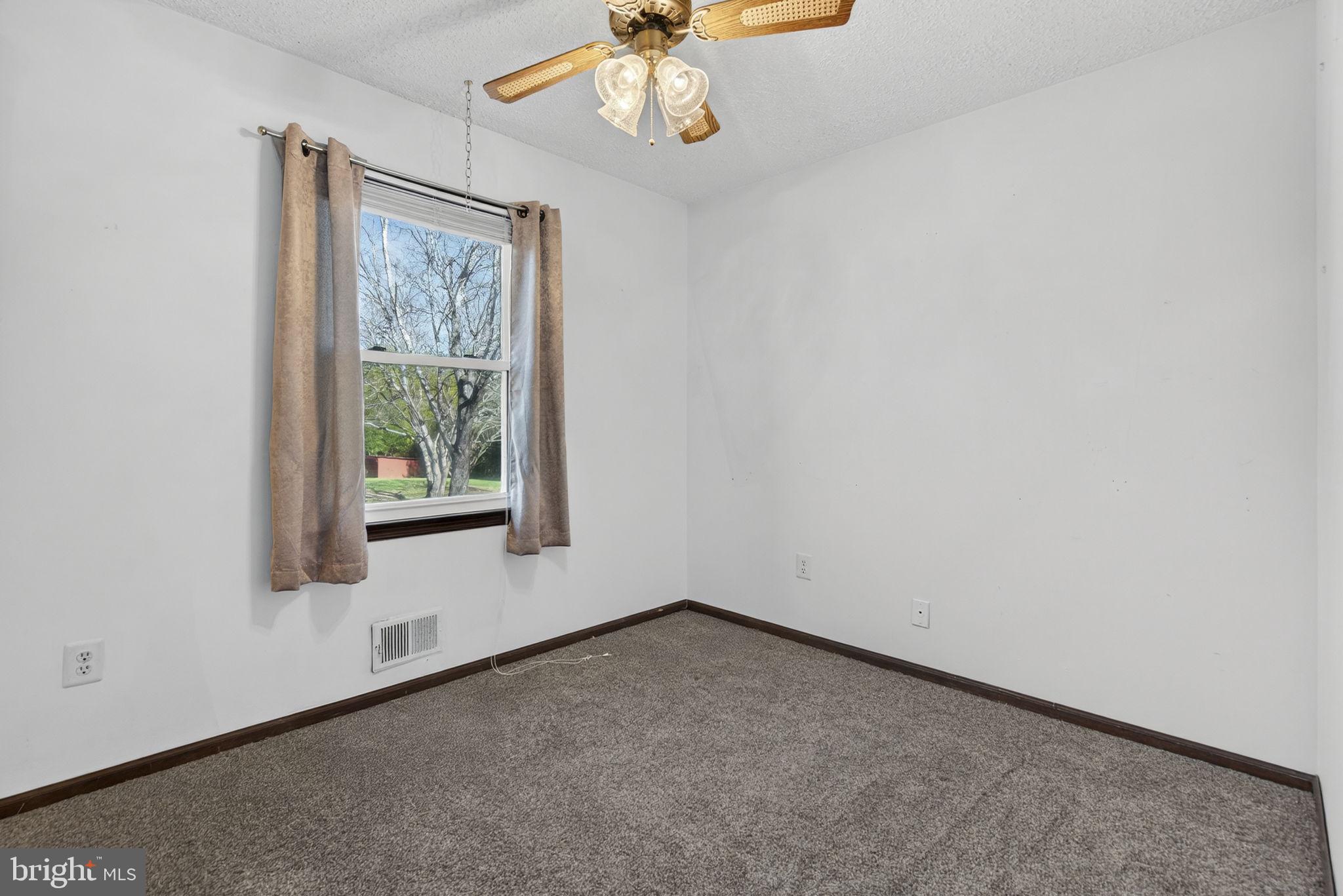 148 Viewtown Road Amissville, VA 20106 - Photo 34 of 56 an empty room with a window