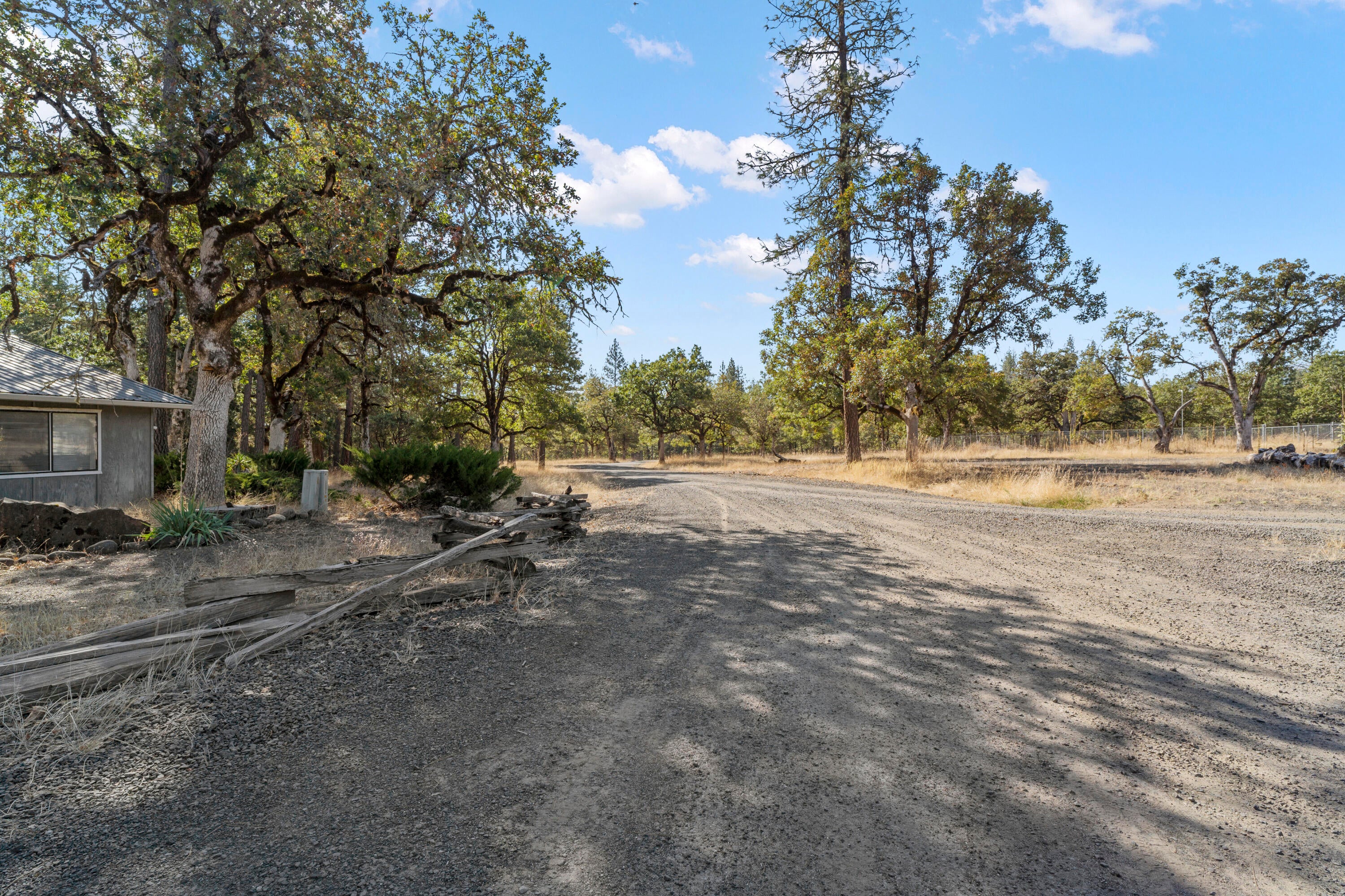 20462 Sawyer Road Shady Cove, OR 97539 - Photo 28 of 58 20462 Sawyer Road 37