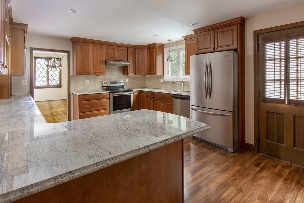 224 Mason Terrace Brookline, MA 02446 - Photo 3 of 23