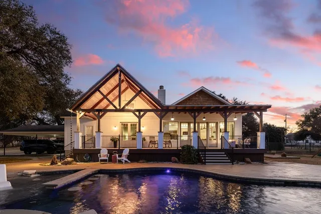 $2,500,000 | 409 East Main Street, Llano, TX 78643