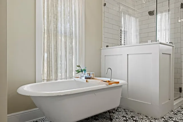 $2,500,000 | 409 East Main Street, Llano, TX 78643